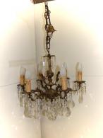 Klikněte pro detail zboží - Starý stylový lustr s křišťály - figurálně zdobený