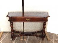 Klikněte pro detail zboží - Starý přízední stolek se zásuvkou, RANÉ BAROKO